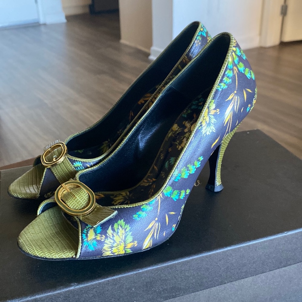 Dolce Gabbana Peep Toe Heels.